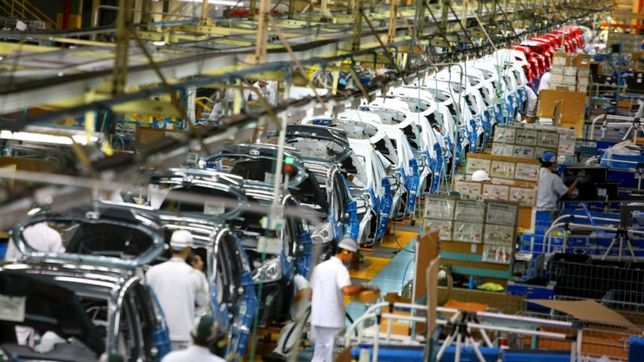 guzman echa mano a la soja y al aporte solidario pero descarta otro atp