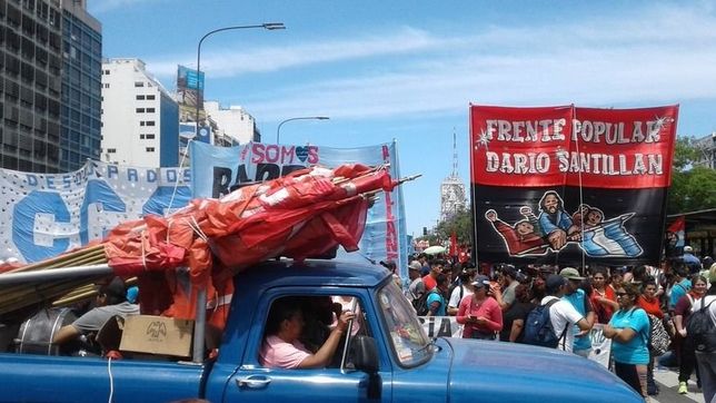 movimientos cortan 9 de julio para pedir la emergencia alimentaria