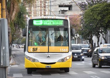 La era Javier Milei: colectivos en Rosario, en riesgo de colapso. (Foto: airesonline)