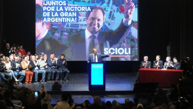 la molestia de los intendentes en buenos aires, la provincia clave