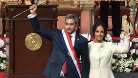 En su asunción, Abdo Benítez se sumó al bloque crítico de Maduro