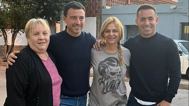 juan negri resetea el album familiar y se sube al tren de loredo