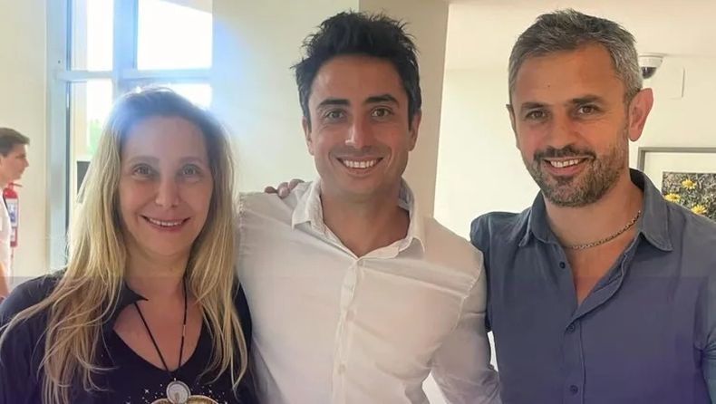 Enzo Fullone con Karina Milei y Martín Menem. 