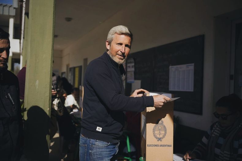 El exministro votó en Villa Paranacito.