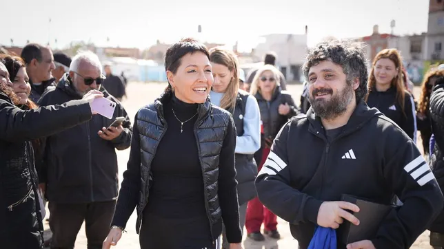 Mayra Mendoza, de campaña con Facundo Tignanelli 