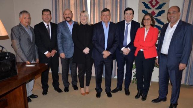 gobernadores piden obras en el presupuesto y emitir deuda