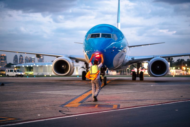 Los gremios aeronáuticos firmaron un preacuerdo con Aerolíneas Argentinas
