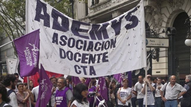 en el inicio de la paritaria, los docentes reclamaran una suba del 30%