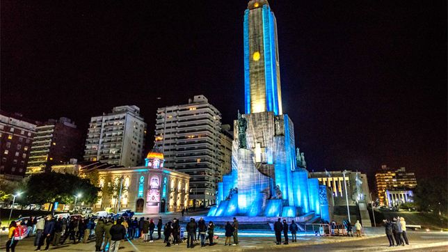 Las obras en el Monumento a la Bandera volvieron a paralizarse luego de que el gobierno de Javier Milei discontinuará el pago de los trabajos.