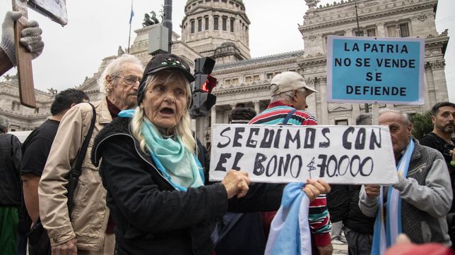El reclamo de los jubilados suma adhesiones cada miércoles y concentra la oposición social al gobierno de Javier Milei.
