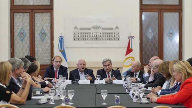 lifschitz sumo el apoyo del pj y cambiemos para pelear la deuda de la nacion