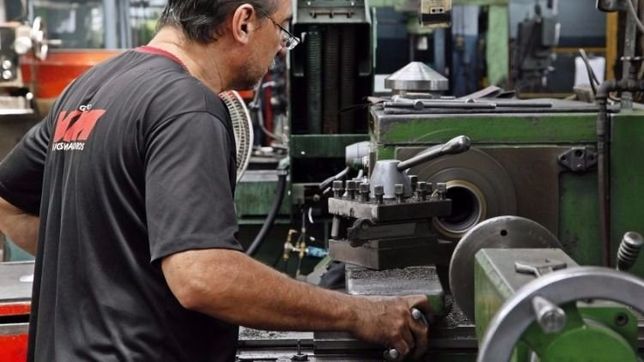 la produccion de las pymes industriales cayo un 7,8% en julio