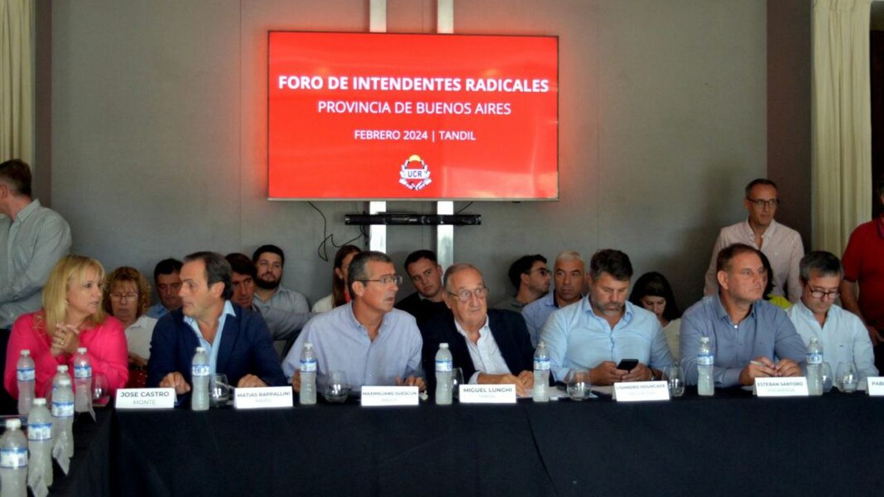 Intendentes radicales, furiosos con Axel Kicillof