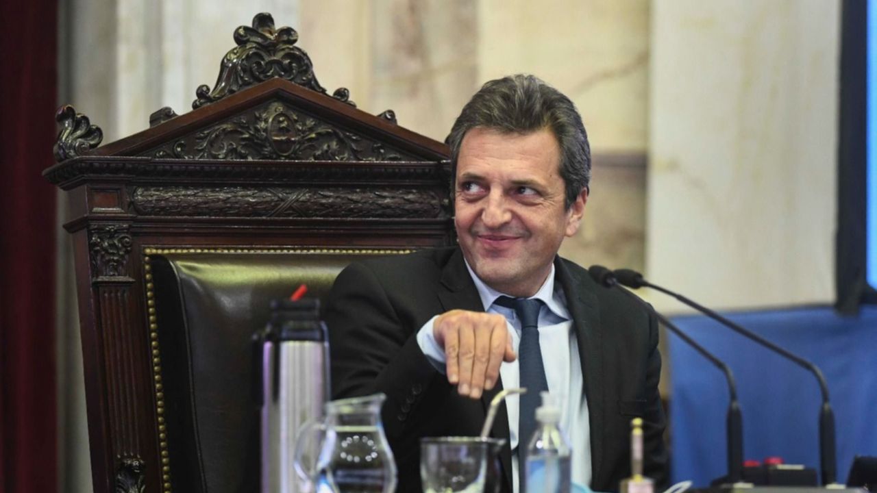 Massa conserva la botonera de Transporte y le pisa la caja a Katopodis