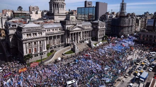 en la marcha docente, la cgt calento la previa del 7m: ?habra un paro general?