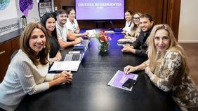Karina MIlei, y Pilar Ramirez en la escuela de dirigentes de LLA.&nbsp;