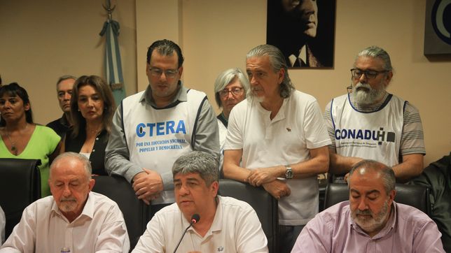 con apoyo de la cgt y las dos cta, docentes y no docentes universitarios ratificaron el paro de este jueves