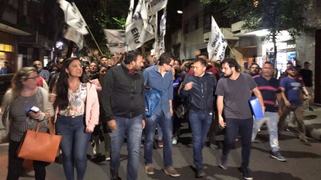 pj bonaerense: espinoza no se baja y los intendentes le rodean la manzana