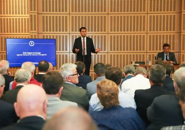 Mesas de diálogo por la hidrovía.&nbsp;