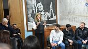 Durante un acto en la departamental del PJ en Concepción del Uruguay, la intendenta de Paraná, Rosario Romero, junto a su par José Eduardo Lauritto. En la foto, sentados el secretario de Gobierno y Coordinador de Gabinete, Santiago Halle; el secretario de Hacienda y Producción, Alexis Bilbao; y, el secretario de Servicios Públicos, Julián Hirschfeld. Parado, el senador provincial Martín Oliva.