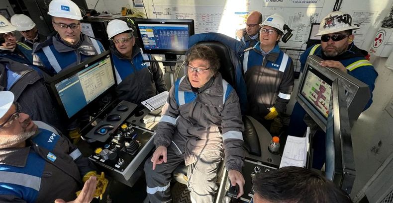 Petróleo a la baja pone en jaque a Vaca Muerta y dólares