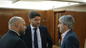 Toto Caputo quiere que Maximiliano Pullaro ponga $6.000 millones para reparar rutas nacionales en Santa Fe