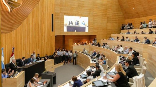 bronca entre intendentes y la legislatura por el freno a la re-re en cordoba