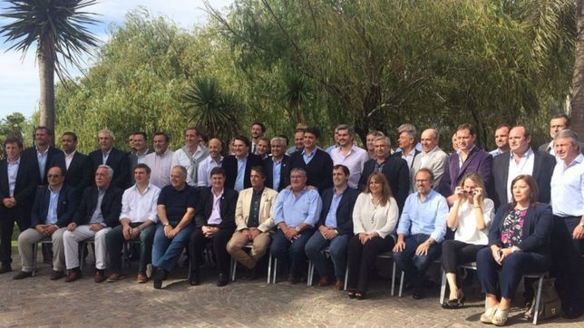 intendentes de vidal suspenden foro por la cercania con la marcha del 21f intendentes de vidal suspenden foro por la cercania con la marcha del 21f