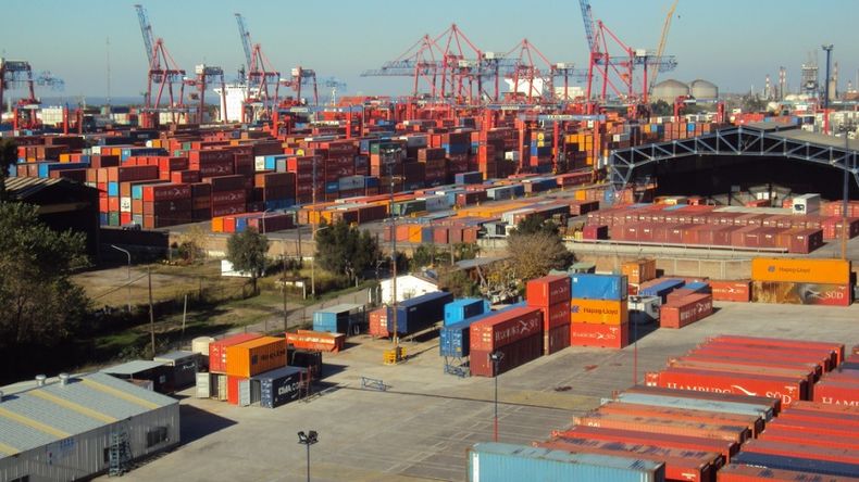 La terminal de contenedores del puerto de Dock Sud paralizada