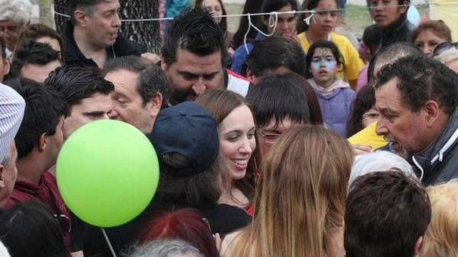 cambiemos inunda el conurbano con su merchandising