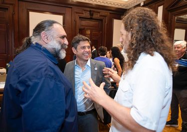Axel Kicillof junto a Roberto Baradel, de Suteba, uno de los aliados sindicales con quien ahora pulsea por salarios&nbsp;