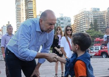 Perotti resucita proyecto de Lifschitz para salir a pedir USD500 millones