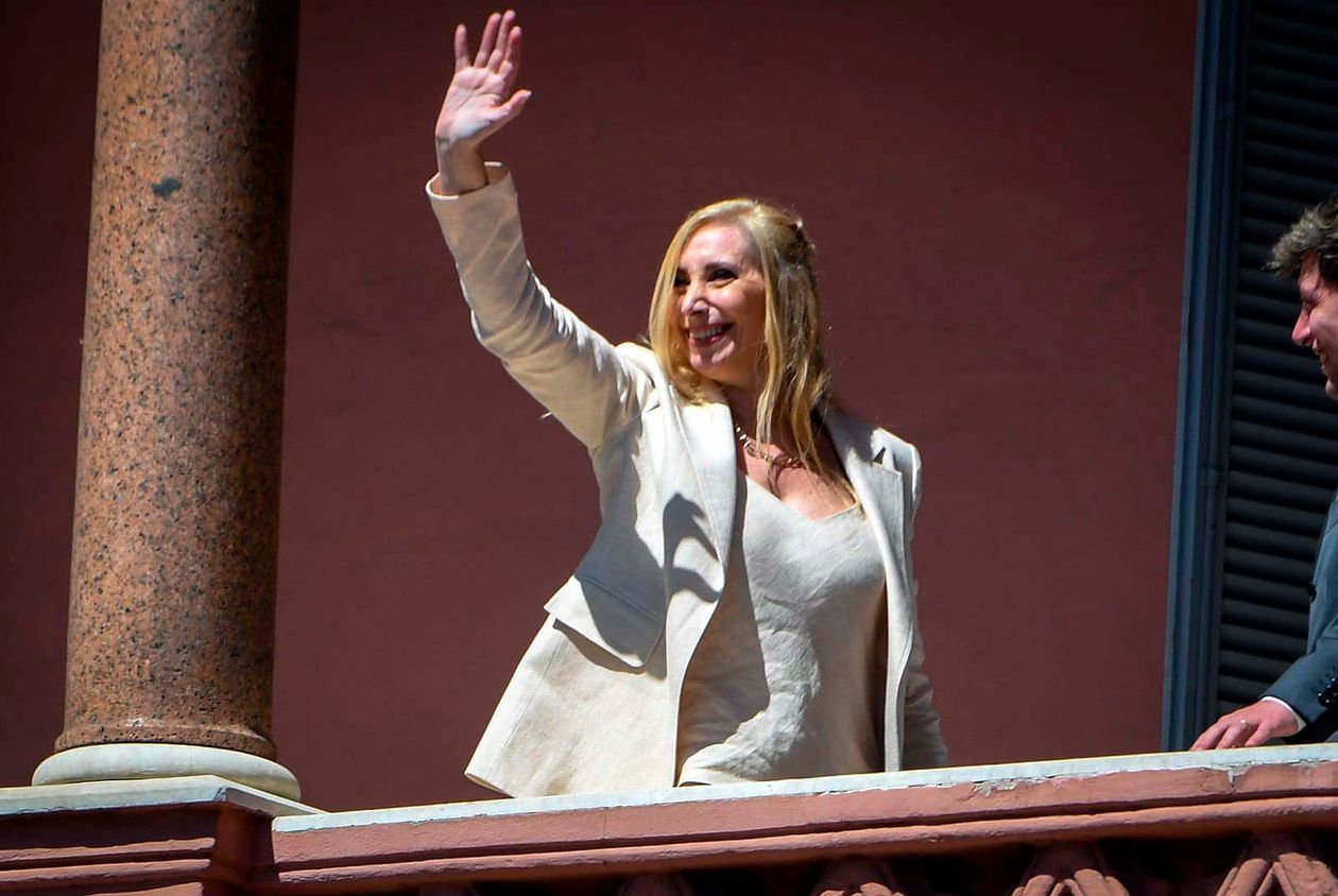 Karina Milei balcón Casa Rosada.jpeg