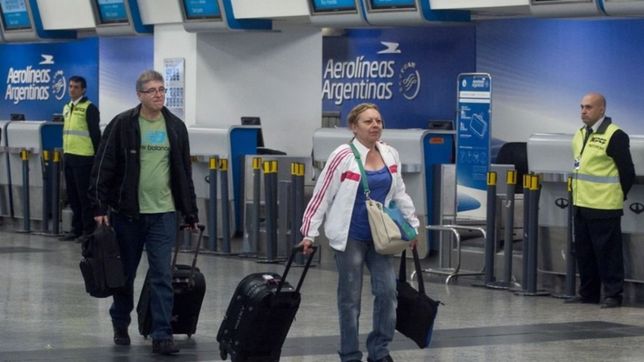aerolineas: los aeronauticos piden al gobierno la conciliacion obligatoria