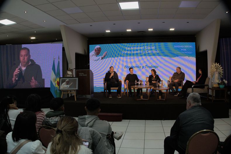 La Iglesia tiene su propio equipo para la rosca política