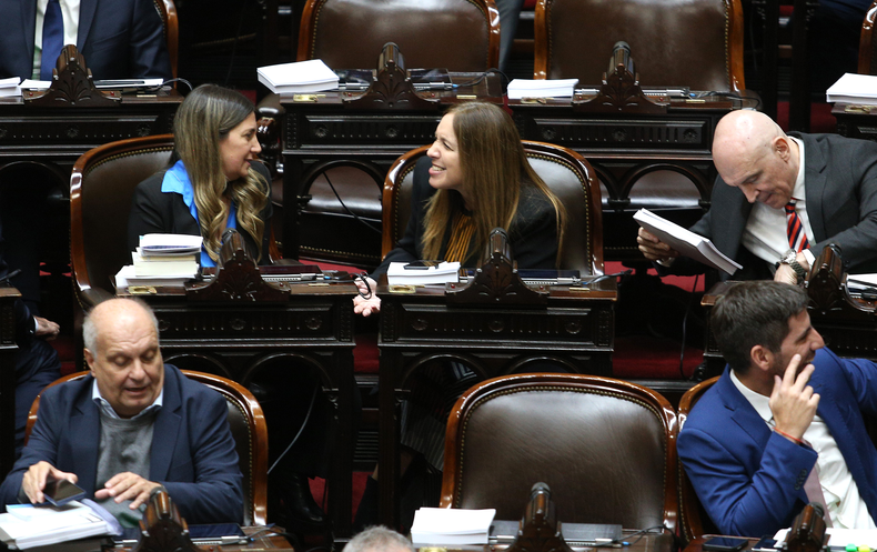 Silvia Lospennato, María Eugenia Vidal, se fueron de la votación de jubilaciones.&nbsp;