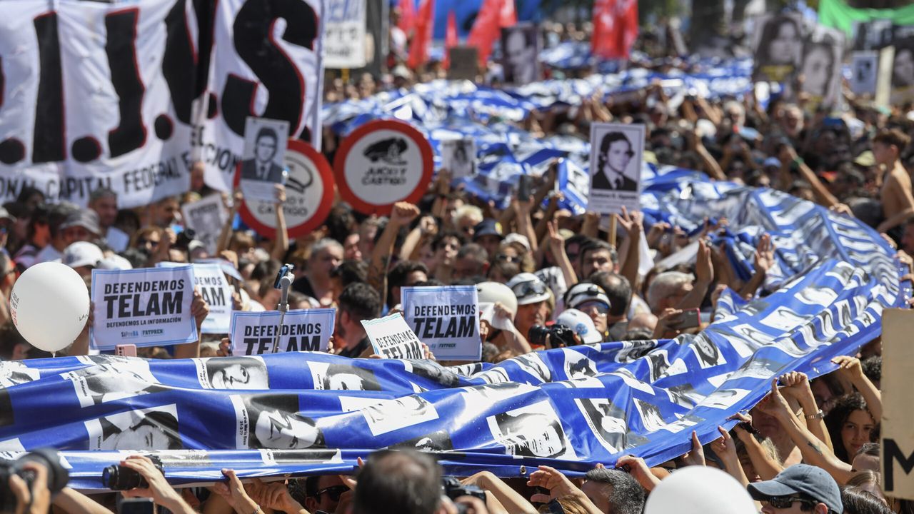 Una plaza repleta desafió a Javier Milei y reafirmó el consenso en derechos humanos