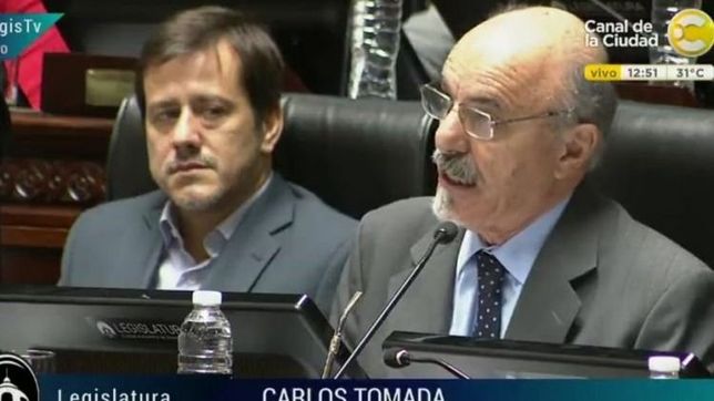 la oposicion espera a rodriguez larreta con carteles sobre despidos, paritarias y ajuste