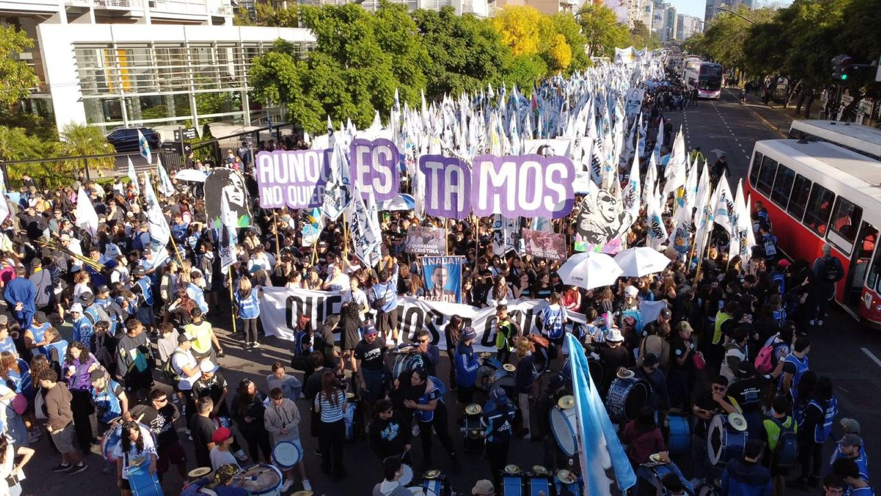 Dictadura Nunca Más: una multitud renueva el grito a 50 años del golpe