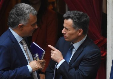 Sebastián Pareja y Gabriel Bornoroni, de La Libertad Avanza, el bloque de Javier Milei.&nbsp;