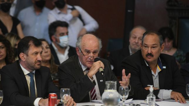dardo envenenado: la oposicion pide que guzman defienda el impuesto a la fuga