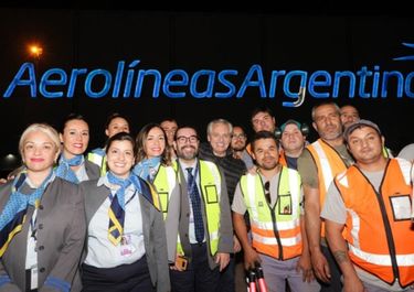 Fernández partió a Francia y vuelve el 17, horas antes de que hable Cristina