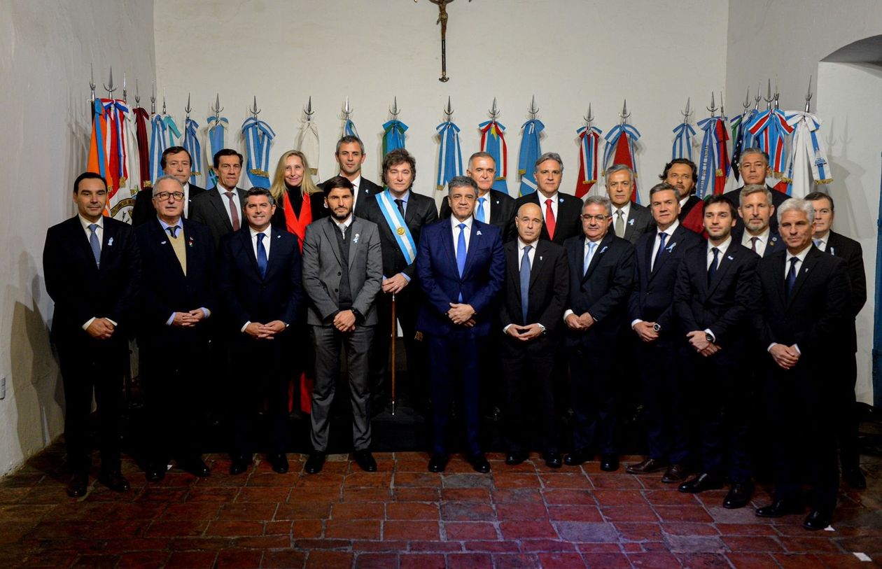 Javier Milei y 18 gobernadores, protagonistas del Pacto de Mayo de 2024.