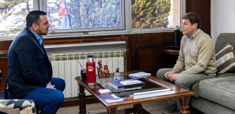 La foto: Walter Vuoto, intendente de la capital, y Gustavo Melella, gobernador de Tierra del Fuego, juntos después de sus ásperos enfrentamientos.