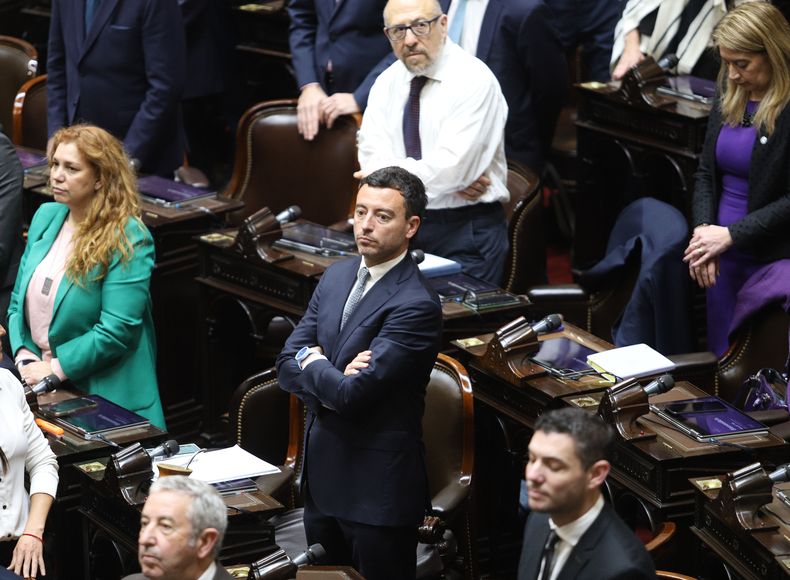 Rodrigo De Loredo empujaría el techo de La Libertad Avanza en Córdoba.