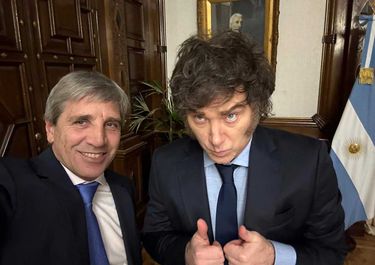 Toto Caputo y Javier Milei.