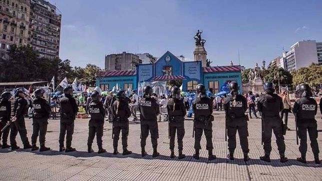 denuncian penalmente a la policia de la ciudad por amedrentar a estudiantes denuncian penalmente a la policia de la ciudad por amedrentar a estudiantes