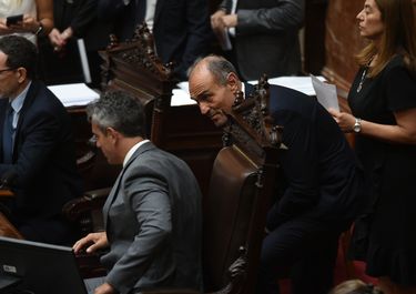 Martín Menem con el asesor presidencial Lule Menem y el secretario parlamentario de Diputados, Adrián Pagán.&nbsp;