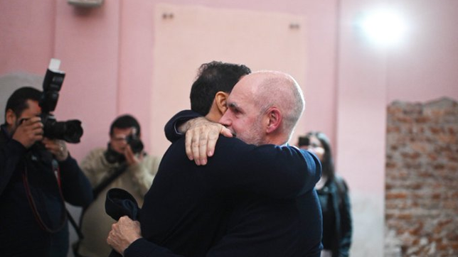 larreta se pego a valdes y primereo con una foto ganadora