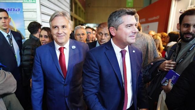 Martín Llaryora y Marcelo Orrego, en la expo minera de San Juan.